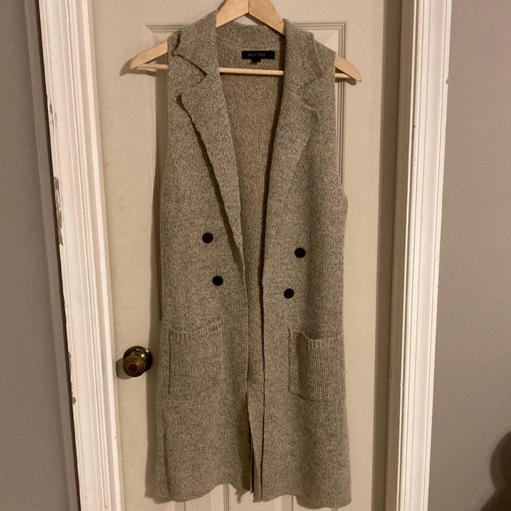 Black and Cream long sweater vest with pockets